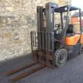 Doosan Triple mast 2.5 ton forklift