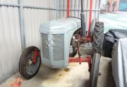 Tractors & Machinery